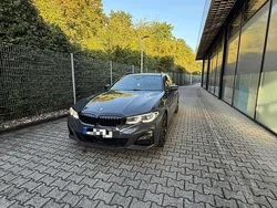 Grau Gebraucht 2019 BMW 330 M Sport Kombi | 26.000 € (Fairer Preis)