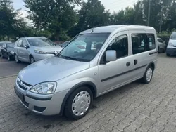 Silber Gebraucht 2004 Opel Combo Style Van / Kleinbus | 4.699 € (Etwas zu teuer)