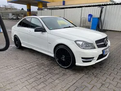 Weiß Gebraucht 2011 Mercedes C220 Avantgarde Limousine | 11.000 € (Teuer)