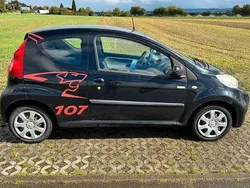 Schwarz Gebraucht 2010 Peugeot 107 Kleinwagen | 1.200 € (Superpreis)