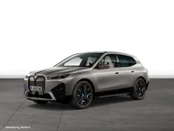 Grau Gebraucht 2024 BMW iX SUV | 78.344 € (Etwas zu teuer)
