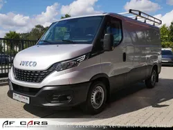 Grau Gebraucht 2022 Iveco Daily Van / Kleinbus | 27.990 € (Fairer Preis)
