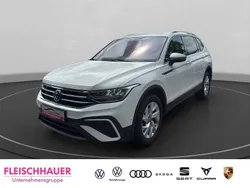 Weiss Gebraucht 2023 VW Tiguan Allspace Life SUV | 29.490 € (Guter Preis)