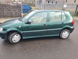 Grün Gebraucht 2000 VW Polo Limousine | 1.300 € (Fairer Preis)