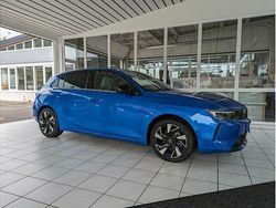 Kobalt blau Gebraucht 2024 Opel Astra Limousine | 25.950 € (Teuer)