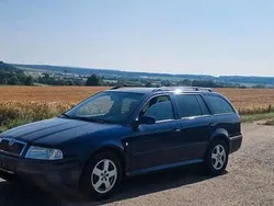 Blau Gebraucht 2003 Skoda Octavia Kombi | 1.950 € (Etwas zu teuer)