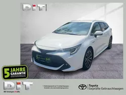 Schneeweiß Gebraucht 2021 Toyota Corolla Team Kombi | 21.890 € (Superpreis)