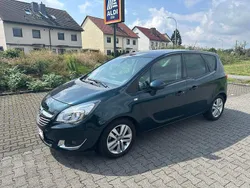 Andere farben Gebraucht 2015 Opel Meriva Color Edition Van / Kleinbus | 8.950 € (Etwas zu teuer)