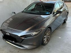 Grau Gebraucht 2021 Mazda 3 Kombi | 27.500 €