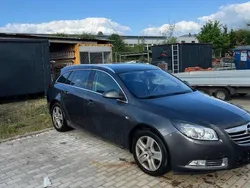 Schwarz Gebraucht 2011 Opel Insignia Kombi | 3.750 €