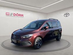 Paint color rubellite red meta Gebraucht 2023 Mercedes T180 Style Van / Kleinbus | 27.480 € (Etwas zu teuer)