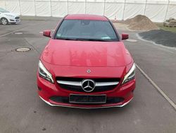 Rot Gebraucht 2017 Mercedes CLA180 Urban Limousine | 14.777 € (Fairer Preis)
