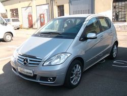 Silber Gebraucht 2011 Mercedes A200 Van / Kleinbus | 13.800 €