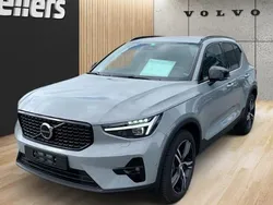 Grau Gebraucht 2024 Volvo XC40 Plus SUV | 39.750 € (Fairer Preis)