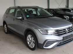 Silber Gebraucht 2025 VW Tiguan Allspace Life SUV | 28.950 €