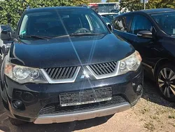 Schwarz Gebraucht 2010 Mitsubishi Outlander Intense SUV | 3.500 € (Guter Preis)