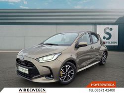 Manganbronze metallic Gebraucht 2022 Toyota Yaris Hybrid Team Limousine | 18.880 € (Fairer Preis)