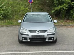 Silber Gebraucht 2004 VW Golf V Kleinwagen | 3.490 €