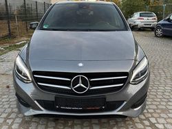 Braun Gebraucht 2015 Mercedes B250 Van / Kleinbus | 17.700 € (Guter Preis)