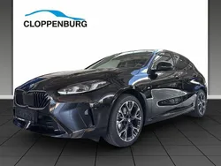 Saphirschwarz Neu 2025 BMW 118 Performance Kleinwagen | 39.990 € (Etwas zu teuer)