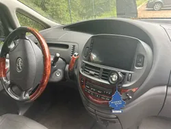 Silber Gebraucht 2004 Toyota Previa Executive Van / Kleinbus | 7.000 € (Guter Preis)