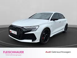 Weiss Gebraucht 2025 Audi RS3 Sportback Design Kleinwagen | 71.990 €