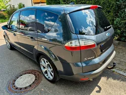 Grau Gebraucht 2007 Ford S-MAX Titanium Van / Kleinbus | 2.300 € (Fairer Preis)