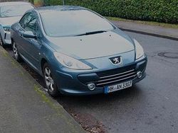 Grau Gebraucht 2010 Peugeot 307 Cabrio | 3.000 €