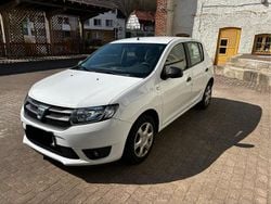 Weiß Gebraucht 2016 Dacia Sandero Kleinwagen | 5.600 € (Guter Preis)