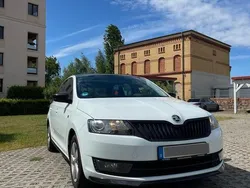 Weiß Gebraucht 2015 Skoda Rapid Monte Carlo Limousine | 8.700 € (Teuer)