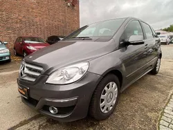 Grau Gebraucht 2009 Mercedes B160 Van / Kleinbus | 5.990 € (Fairer Preis)