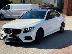 Weiß Gebraucht 2016 Mercedes E250 AMG Limousine | 35.000 €