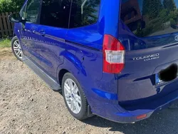 Blau Gebraucht 2017 Ford Tourneo Courier Van / Kleinbus | 7.500 € (Fairer Preis)