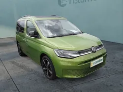 Gold Gebraucht 2024 VW Caddy Life Van / Kleinbus | 46.790 €