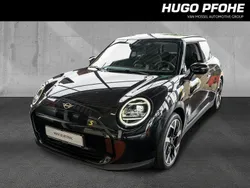 Midnight black Neu 2024 Mini Cooper SE Classic Kleinwagen | 39.489 €