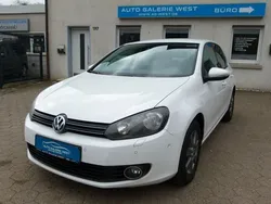 Weiß Gebraucht 2011 VW Golf VI Team Kleinwagen | 4.490 € (Guter Preis)