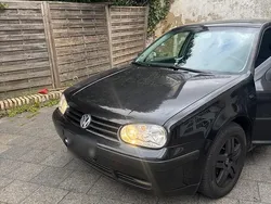 Schwarz Gebraucht 2002 VW Golf IV Kleinwagen | 650 € (Fairer Preis)