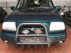 Grün Gebraucht 1999 Suzuki Grand Vitara SUV | 3.999 €