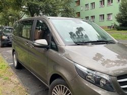 Braun Gebraucht 2018 Mercedes V250 Van / Kleinbus | 31.000 €