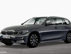 Grau Gebraucht 2022 BMW 330e Luxury Line Kombi | 29.990 € (Guter Preis)
