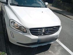 Weiß Gebraucht 2015 Volvo XC60 SUV | 14.500 €