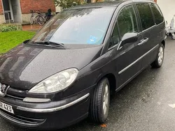 Grau Gebraucht 2009 Peugeot 807 Van / Kleinbus | 4.998 € (Teuer)