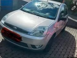 Silber Gebraucht 2003 Ford Fiesta Kleinwagen | 2.300 € (Etwas zu teuer)
