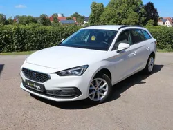 "candy" weiss Gebraucht 2022 Seat Leon Style Kombi | 21.890 € (Guter Preis)