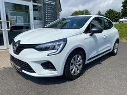 Weiß Gebraucht 2021 Renault Clio V Life Kleinwagen | 11.990 € (Fairer Preis)