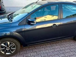 Grau Gebraucht 2011 Ford Focus Limousine | 5.500 € (Superpreis)