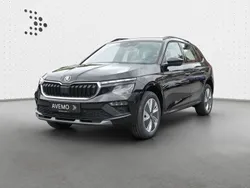 Blackmagic perleffekt Neu 2025 Skoda Kamiq Drive SUV | 30.290 € (Etwas zu teuer)