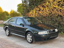 Grün Gebraucht 2001 Skoda Octavia Limousine | 380 € (Guter Preis)