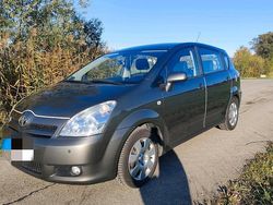 Grau Gebraucht 2006 Toyota Corolla Verso Van / Kleinbus | 5.000 € (Fairer Preis)