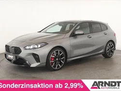 Skyscraper grau Gebraucht 2024 BMW 120 Performance Kleinwagen | 41.783 € (Fairer Preis)